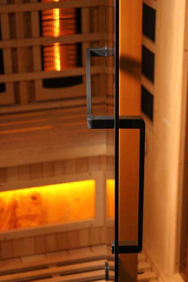 8000 Reserve Series PureTech™ Full Spectrum Infrared Sauna with Himalayan Salt Bar